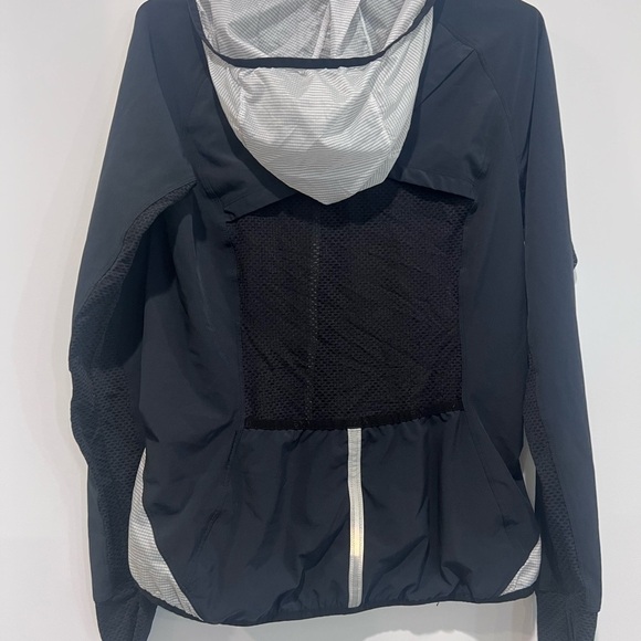 Lole Windbreaker Jacket - Picture 6 of 6